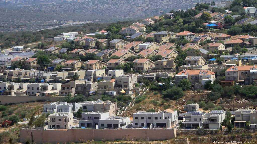  ‘Israel’ Strips Dutch Diplomats of Status over Settlement Trade Ban