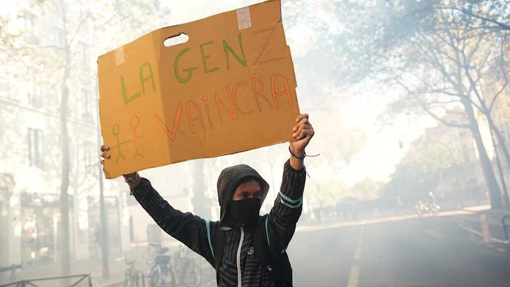  Iran Accuses France of Double Standards Over Right to Protest