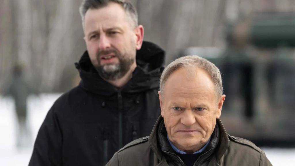  Poland: Arrest in Alleged Plot against PM, Defense Minister