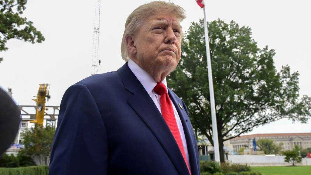  US Senators: Trump Diesel Deal with Russia Illegal