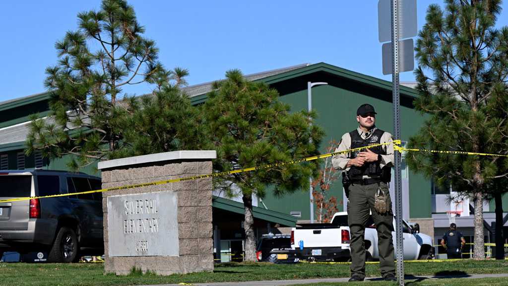 US Shooting Spree: Four Killed at Oregon Elementary School; Teenage Gunman Dies