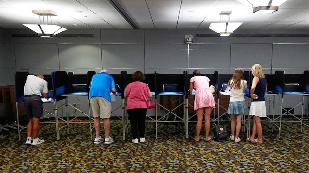  Poll Shows Democrats Leading Among Arab American Voters