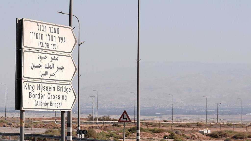 “Israel” Detained UK MPs at West Bank Border