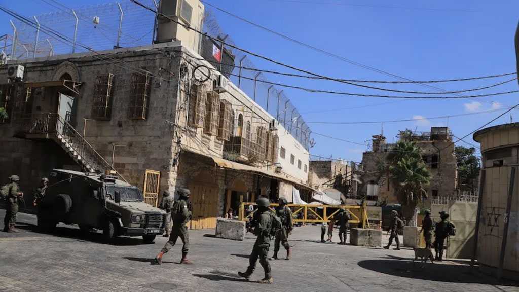 IOF Intensify Al-Khalil Raids for 6th Consecutive Day, Displacing Thousands of Palestinians