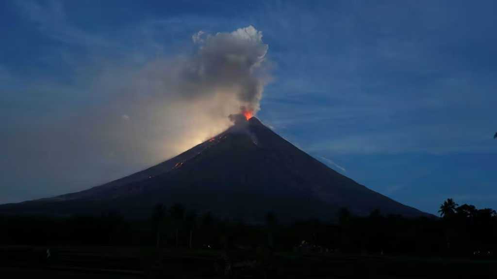 Philippines Raises Mayon Volcano Alert to Level 3, Orders Evacuations