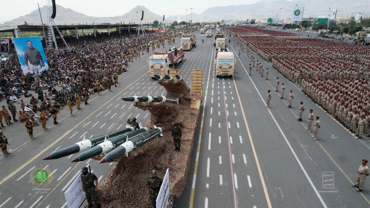 Yemeni Army Unveils Strategic Weapons of Deterrence in a Prominent Military Parade in the Capital Sanaa [Photos]