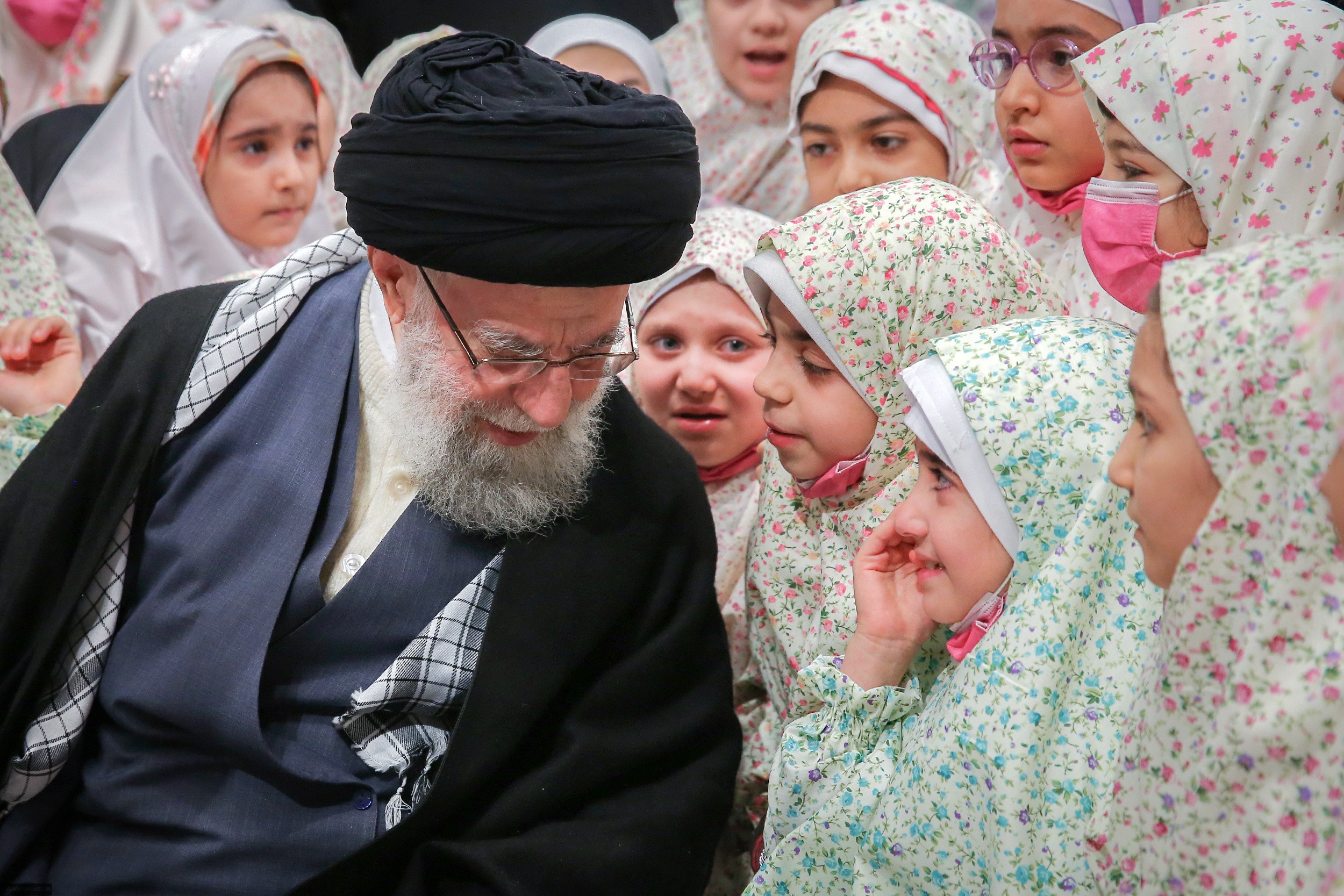 Imam Khamenei To Young Girls: Study for Iran’s Progress, Try to Be One of The Outstanding Women [Photos]