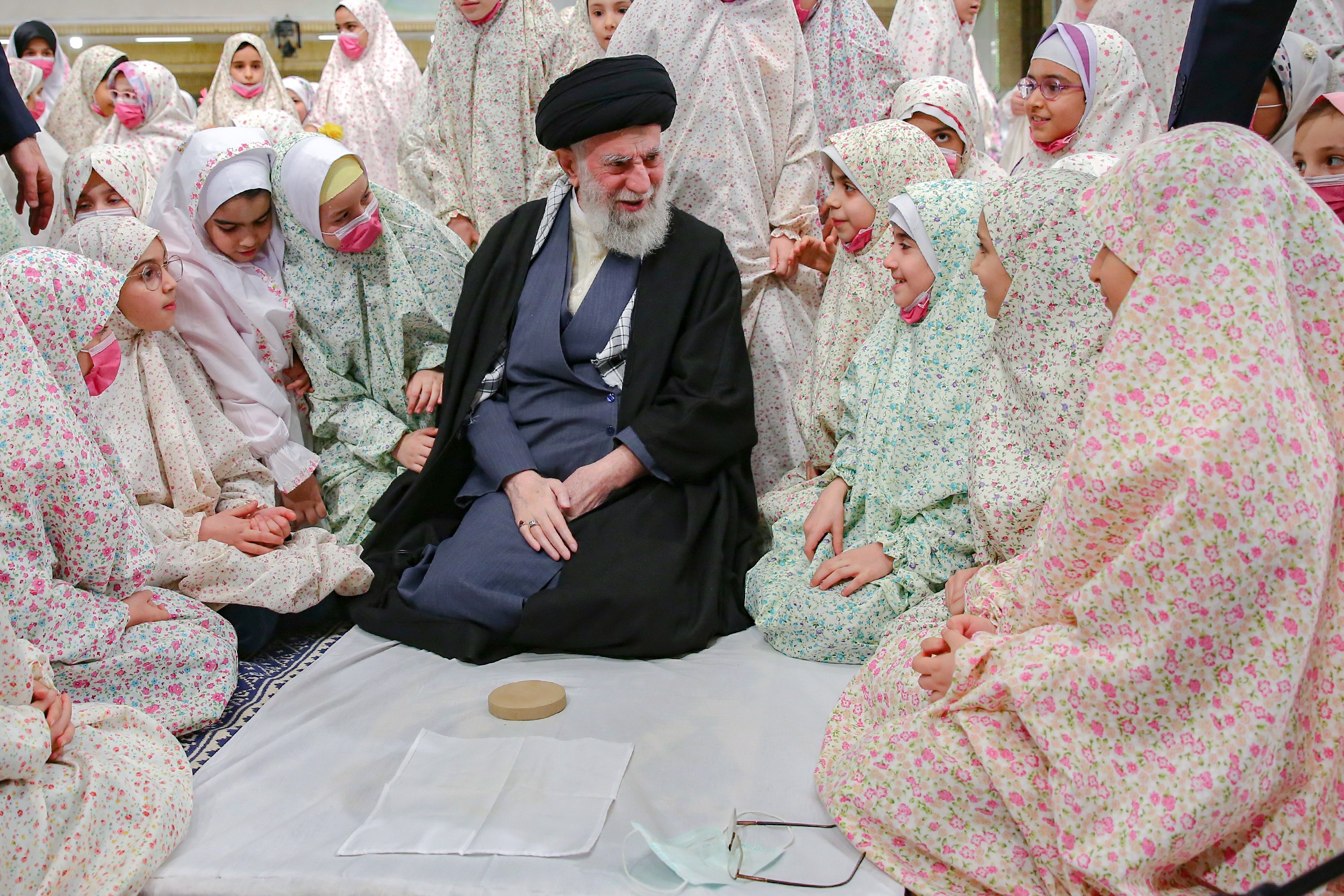 Imam Khamenei To Young Girls: Study for Iran’s Progress, Try to Be One of The Outstanding Women [Photos]