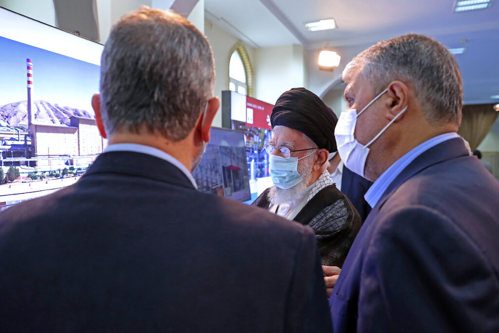 Imam Khamenei Visits Exhibition of Achievements in Iran’s Nuclear Industry